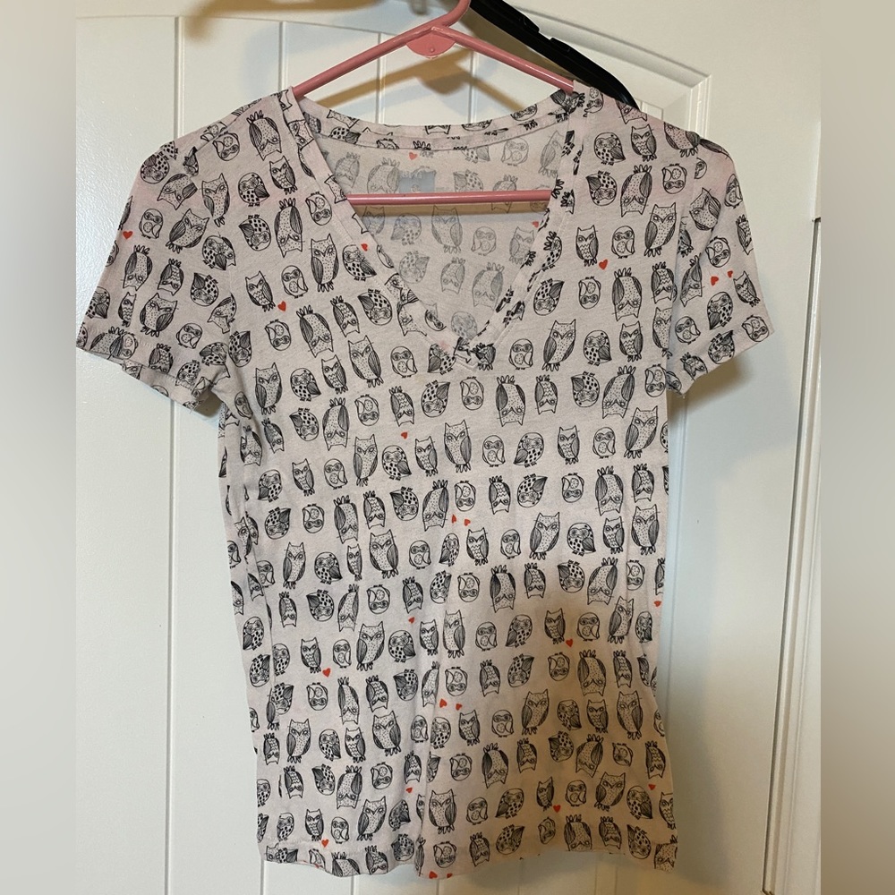 Off white owl v neck.